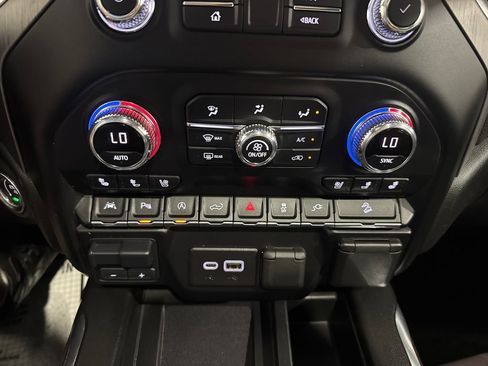 Used 2020 GMC Sierra 1500 Denali w/ Technology Package AWD/4WD image 30