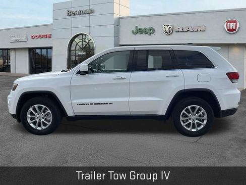 Used 2022 Jeep Grand Cherokee Laredo X AWD/4WD image 4