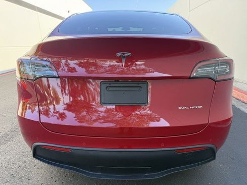 Used 2022 Tesla Model Y Long Range AWD/4WD image 9