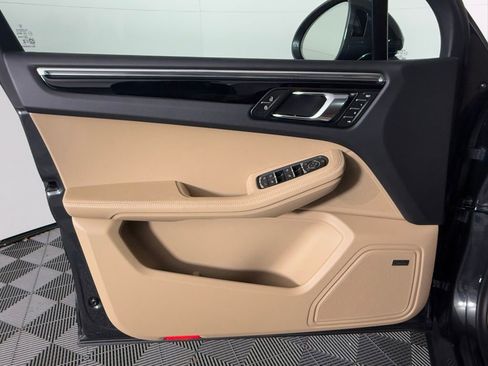 New 2026 Porsche Macan image 26