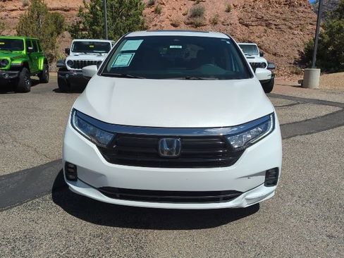 Used 2024 Honda Odyssey EX-L image 2