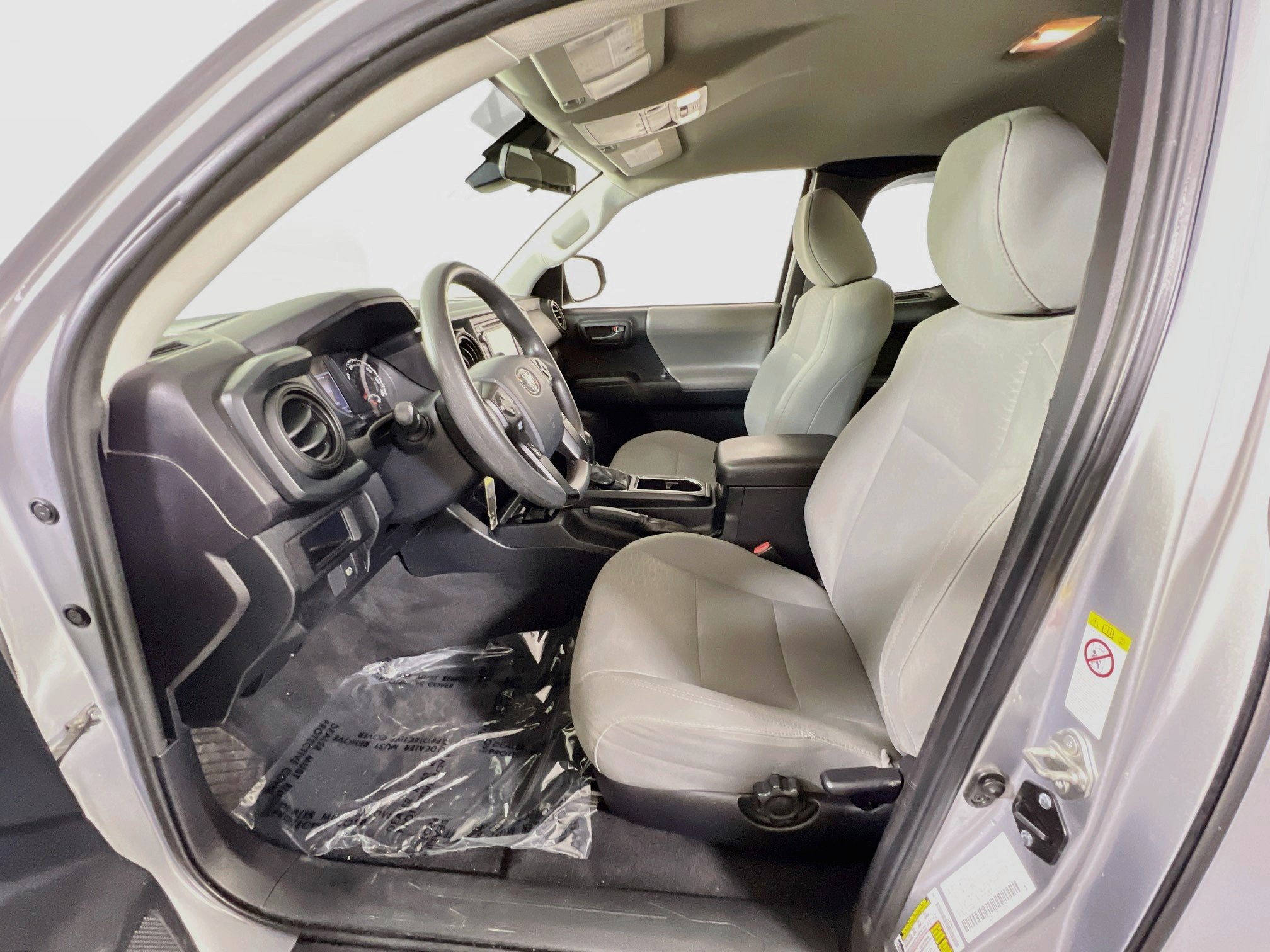 Used 2018 Toyota Tacoma SR w/ SR Convenience Package AWD/4WD image 19