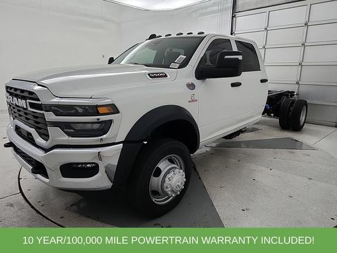 New 2026 RAM 5500 Tradesman w/ Chrome Appearance Group AWD/4WD image 4