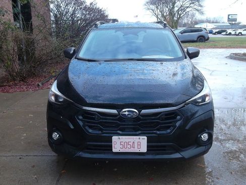 Used 2024 Subaru Crosstrek 2.0i Premium image 4