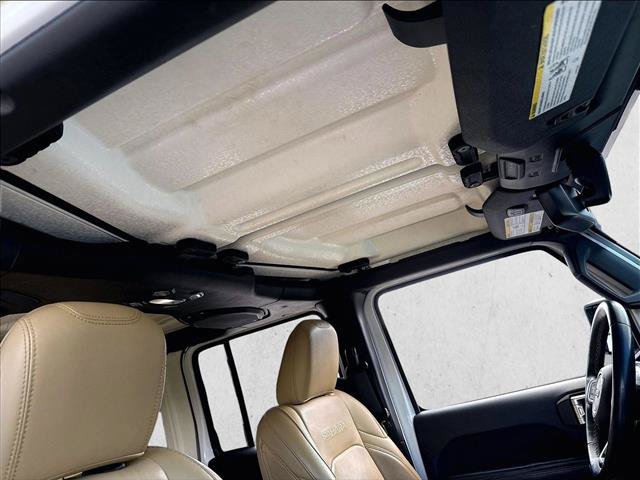 Used 2018 Jeep Wrangler Unlimited Sahara AWD/4WD image 16