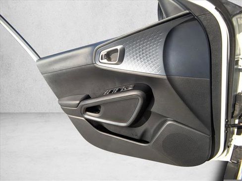 Used 2025 Kia Soul EX image 25