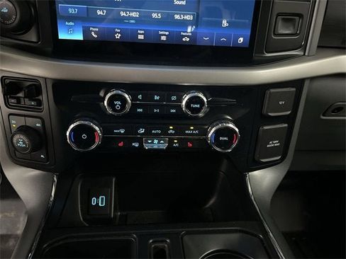 Used 2022 Ford F150 XLT w/ Equipment Group 302A High image 17