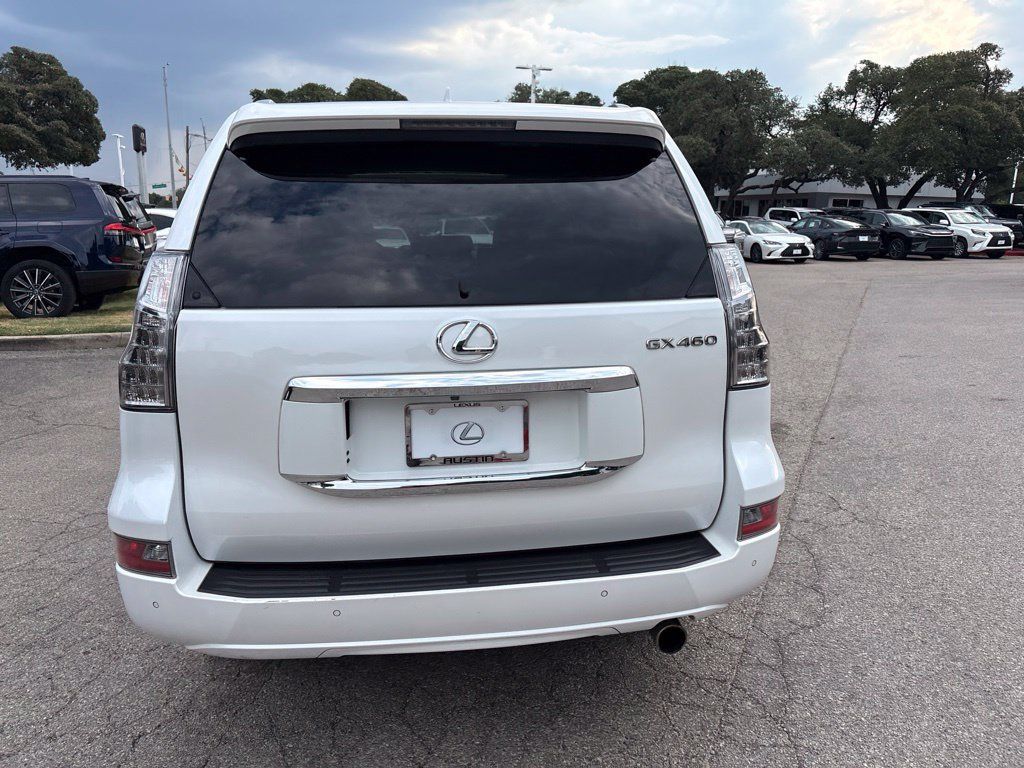 Used 2016 Lexus GX 460 w/ Premium Package AWD/4WD image 4
