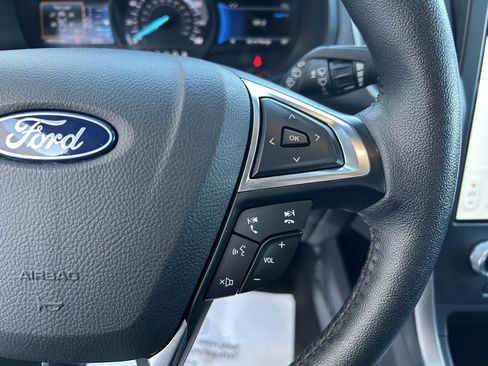 Used 2022 Ford Edge SEL image 22