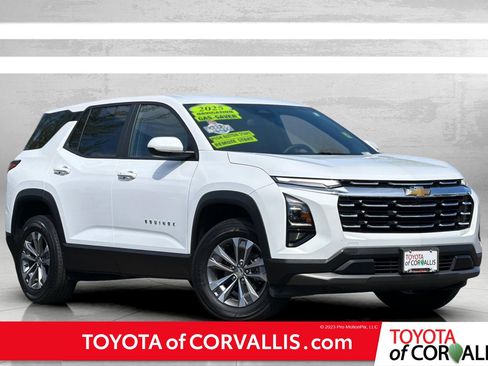 Used 2025 Chevrolet Equinox LT FWD image 1