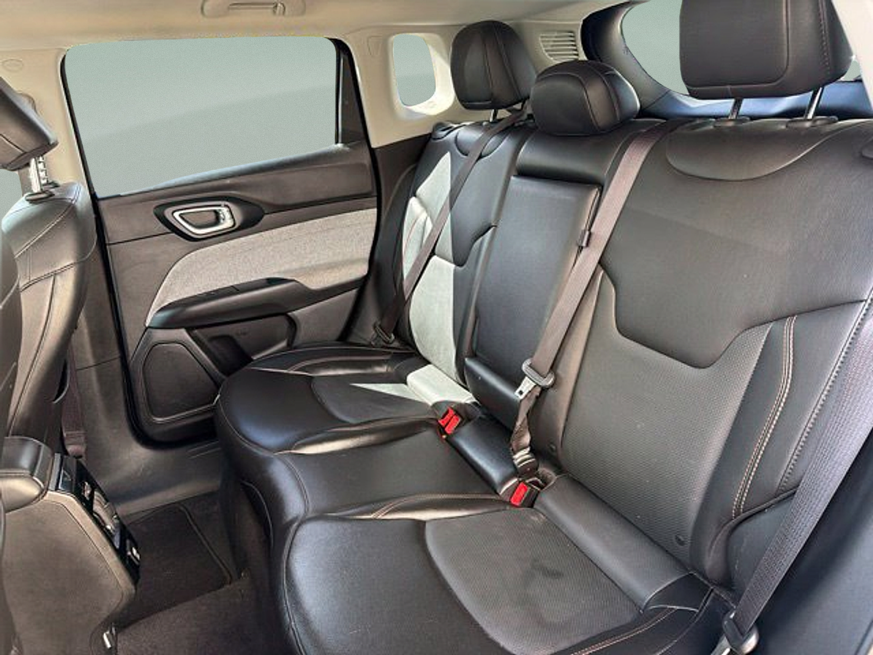 Used 2022 Jeep Compass Latitude AWD/4WD image 12