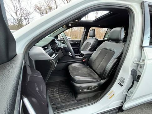 Used 2022 Jeep Grand Cherokee L Laredo AWD/4WD image 18