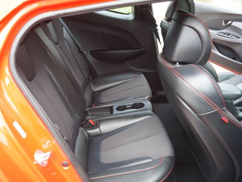 Used 2020 Hyundai Veloster Turbo FWD image 16