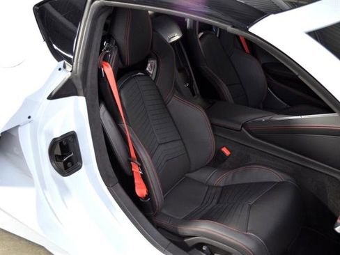 Used 2024 Chevrolet Corvette Stingray Premium Cpe w/ 3LT image 17