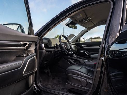 Used 2023 Kia Telluride LX AWD/4WD image 18