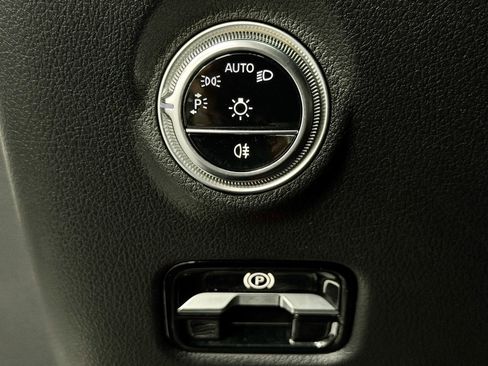 Used 2023 Mercedes-Benz C 300 Sedan image 31