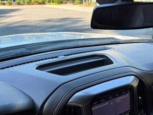 Used 2020 Chevrolet Silverado 1500 LT RWD image 38