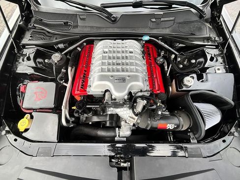 Used 2016 Dodge Challenger SRT Hellcat RWD image 3