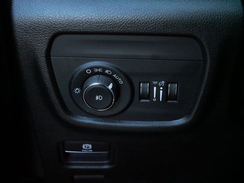 Used 2024 Jeep Grand Cherokee L Limited w/ Black Appearance Package image 27