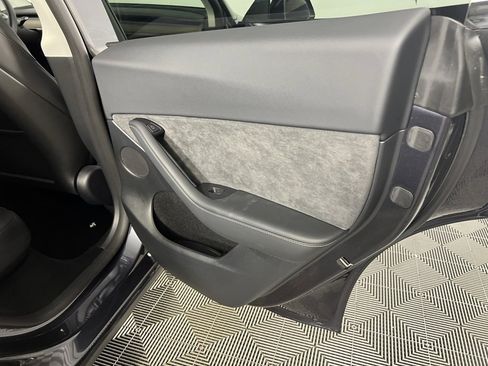 Used 2025 Tesla Model Y Long Range image 31