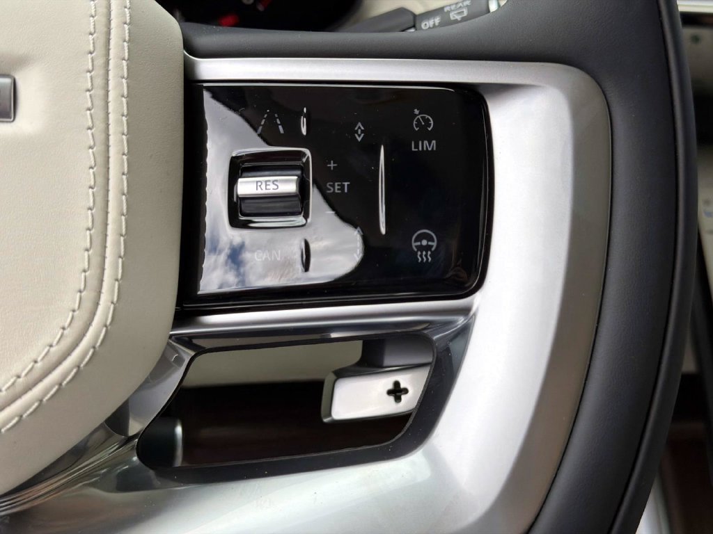 New 2027 Land Rover Range Rover Long Wheelbase SE AWD/4WD image 29