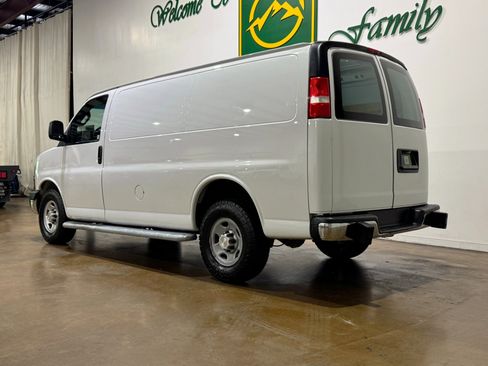Used 2019 Chevrolet Express 2500 w/ Driver Convenience Package image 5