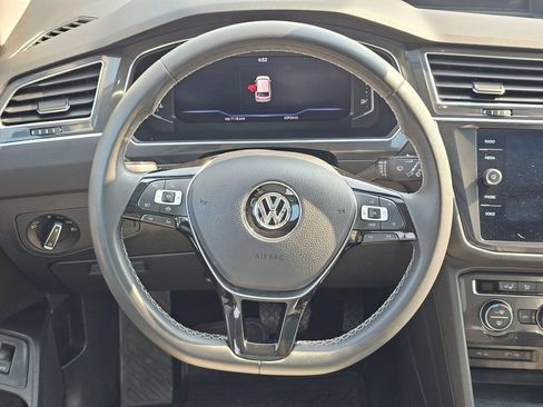 Used 2021 Volkswagen Tiguan SEL w/ 3rd Row Seat Package AWD/4WD image 22