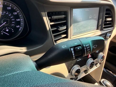 Used 2019 Hyundai Elantra SEL FWD image 17