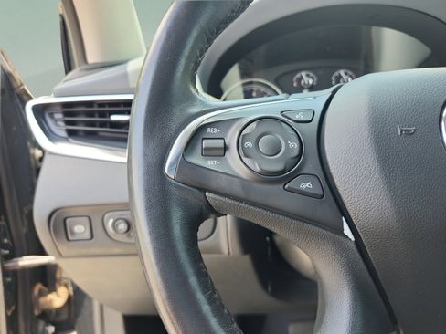 Used 2021 Buick Enclave Essence w/ Sound and Sites Package AWD/4WD image 15