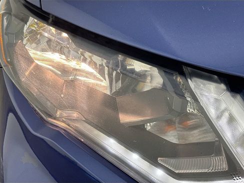 Used 2018 Nissan Rogue SV FWD image 37