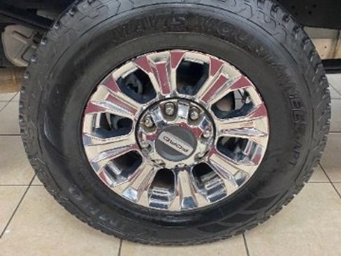 Used 2017 Ford F250 Lariat w/ Chrome Package RWD image 38