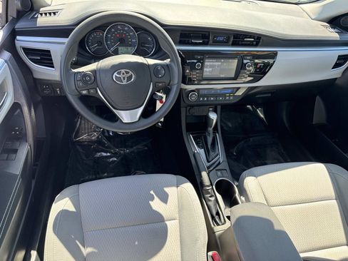 Used 2015 Toyota Corolla LE image 2