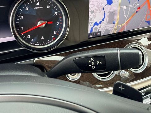 Used 2017 Mercedes-Benz E 300 image 22