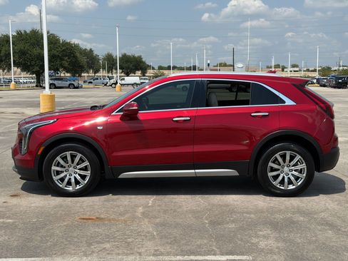 Used 2021 Cadillac XT4 Premium Luxury FWD image 2