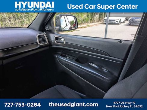 Used 2014 Jeep Grand Cherokee Laredo w/ Security & Convenience Group AWD/4WD image 21