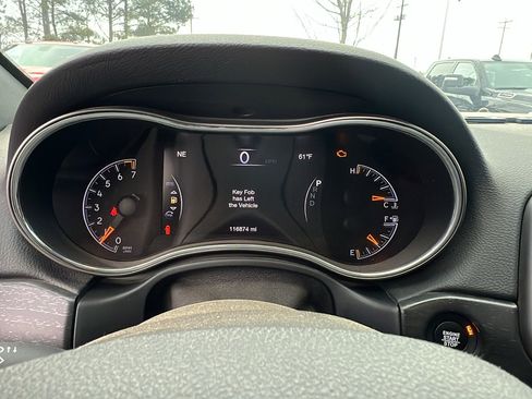 Used 2018 Jeep Grand Cherokee Laredo image 28