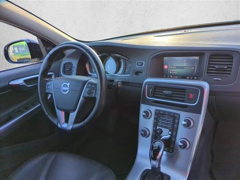 Used 2018 Volvo V60 T5 Cross Country w/ Convenience Package image 25