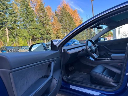 Used 2018 Tesla Model 3 Long Range image 19