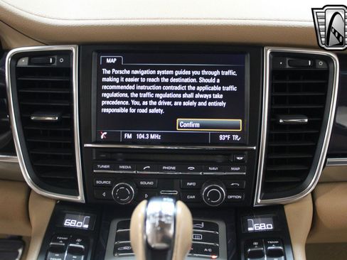 Used 2014 Porsche Panamera image 24