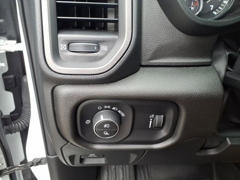 Used 2025 RAM 1500 Tradesman image 21