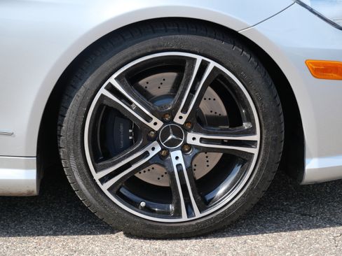 Used 2011 Mercedes-Benz E 550 Coupe image 7