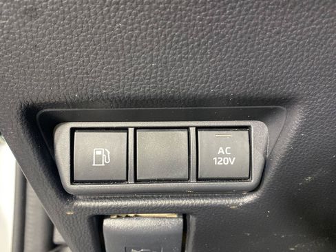 Used 2024 Toyota Prius Prime FWD image 15
