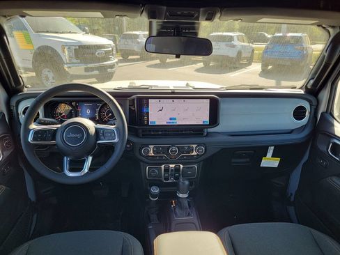 Used 2024 Jeep Wrangler Unlimited Sahara AWD/4WD image 25