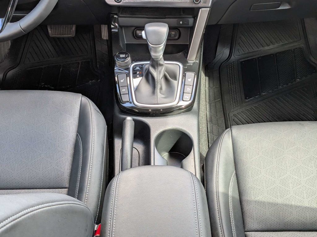Used 2025 Kia Seltos EX FWD image 17