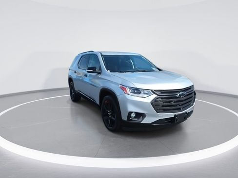 Used 2021 Chevrolet Traverse Premier w/ Redline Edition FWD image 2