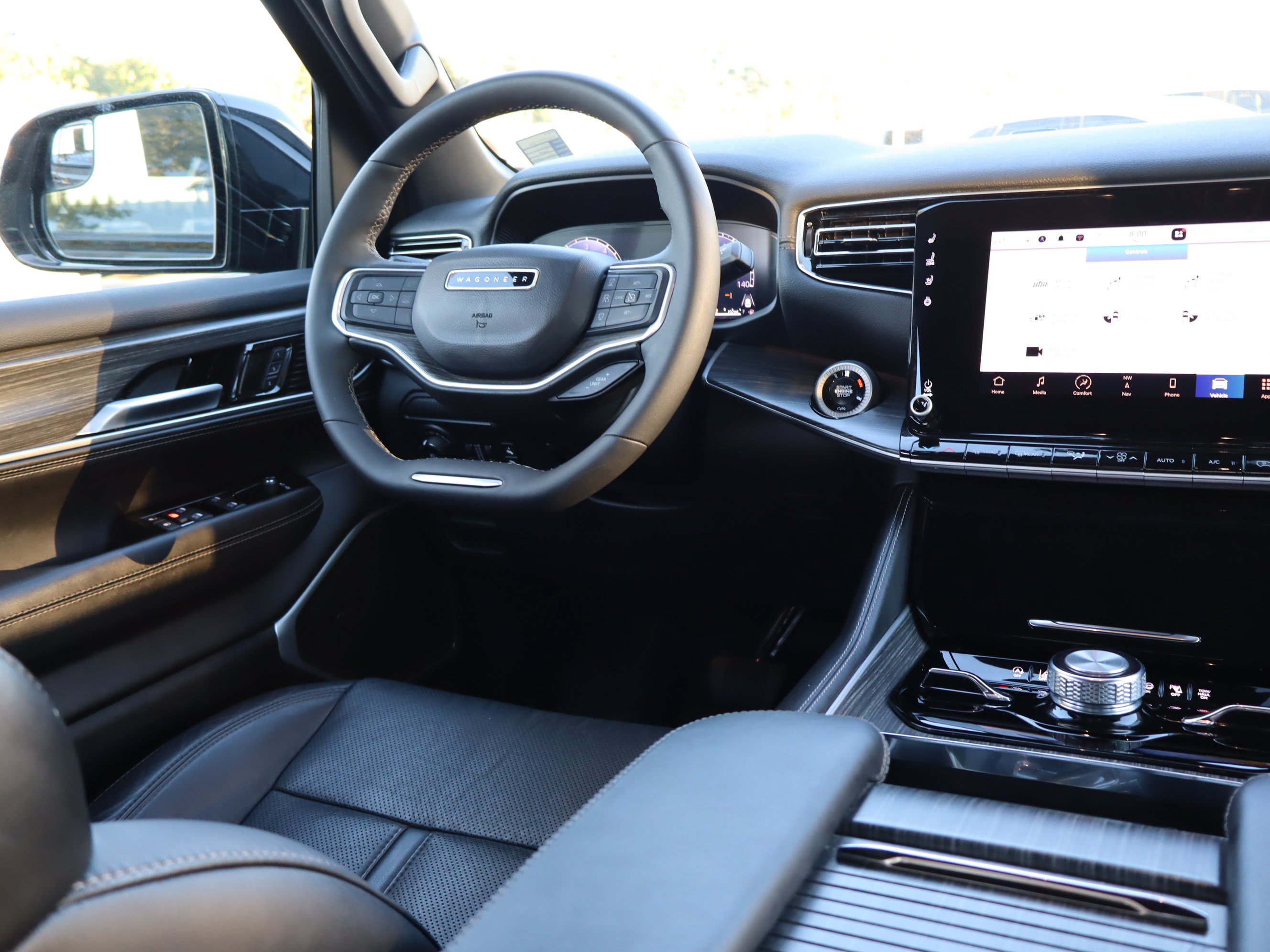 Used 2024 Jeep Wagoneer Series II w/ Convenience Group I AWD/4WD image 15