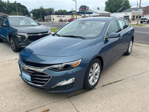 Used 2024 Chevrolet Malibu LT FWD image 2