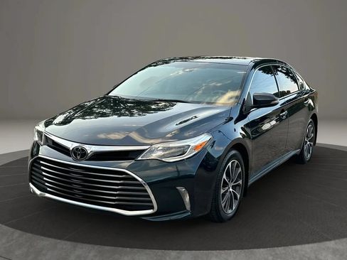 Used 2018 Toyota Avalon XLE Plus FWD image 6