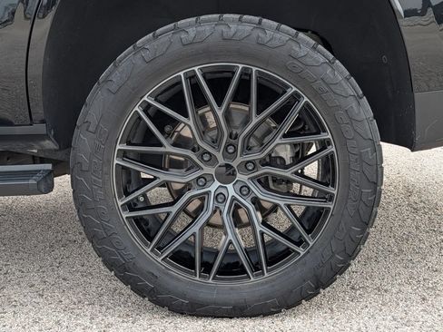 Used 2022 GMC Yukon Denali AWD/4WD image 28