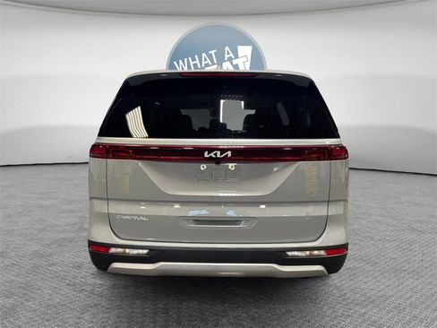 Certified 2024 Kia Carnival EX image 5
